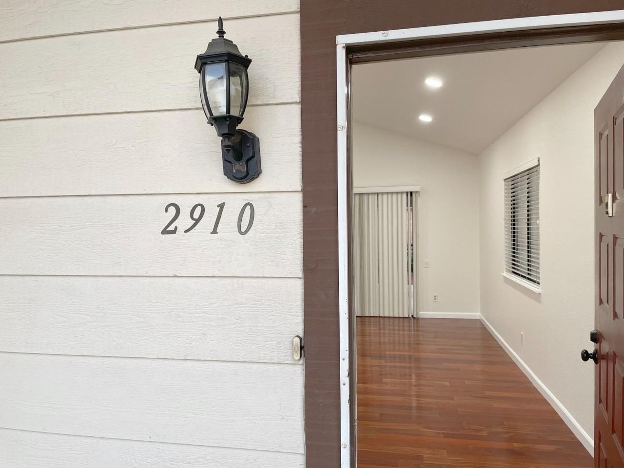 2910 Stevens Ln - Photo 4 of 24