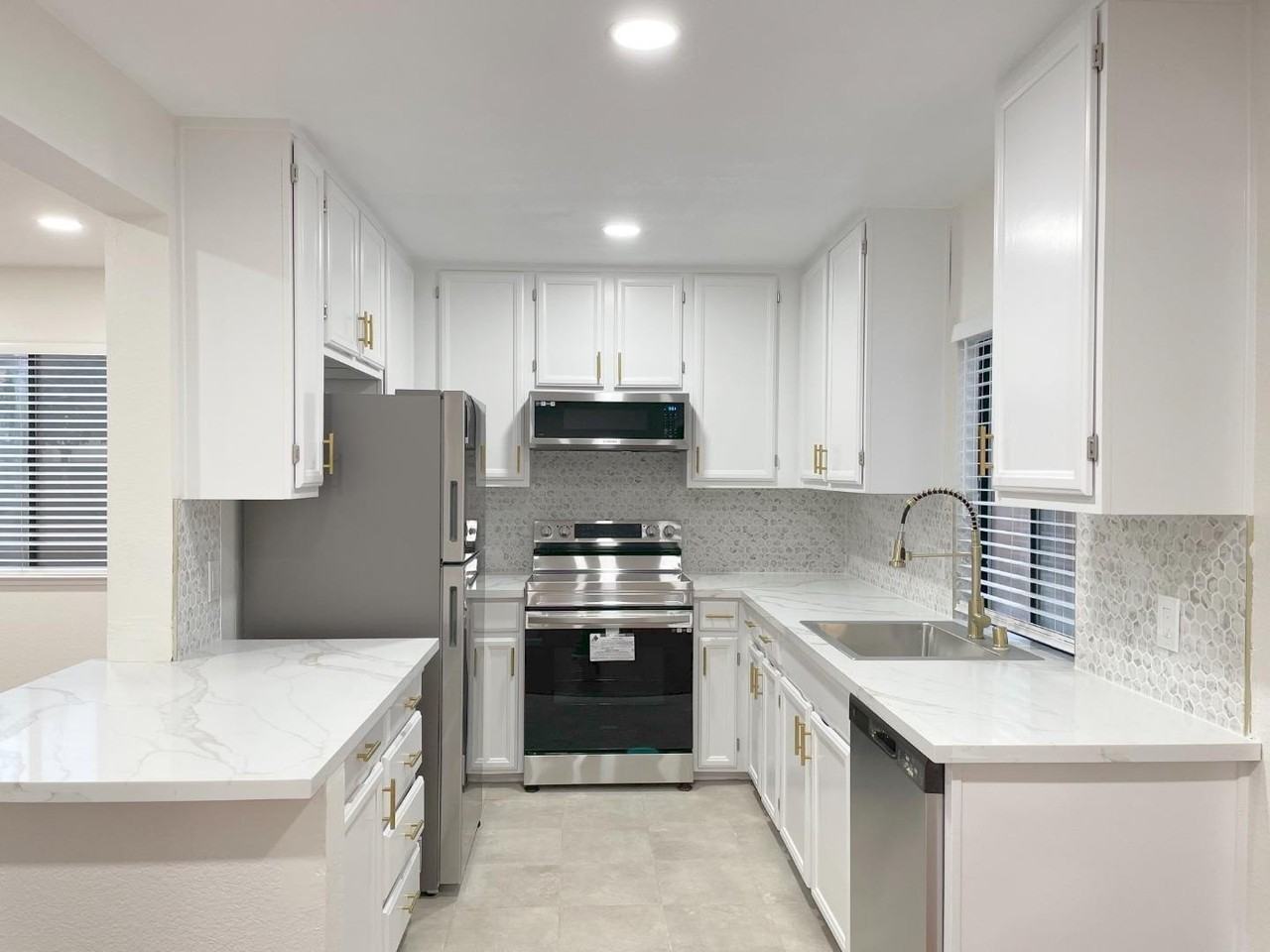 2910 Stevens Ln - Photo 6 of 24