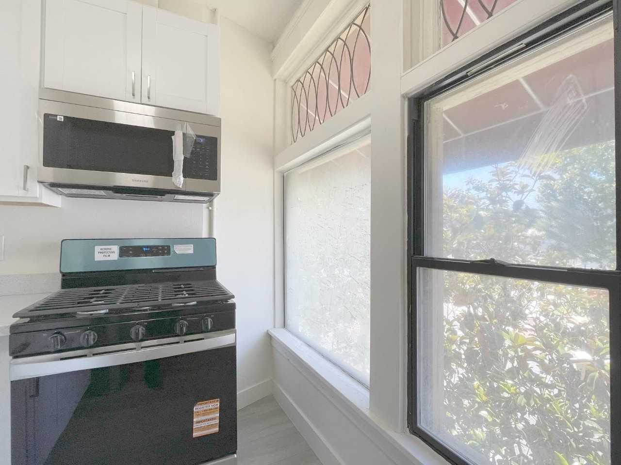 411 E Santa Clara St - Photo 2 of 6