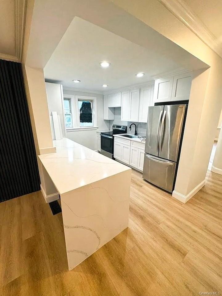 11724 240th St - Photo 2 of 8