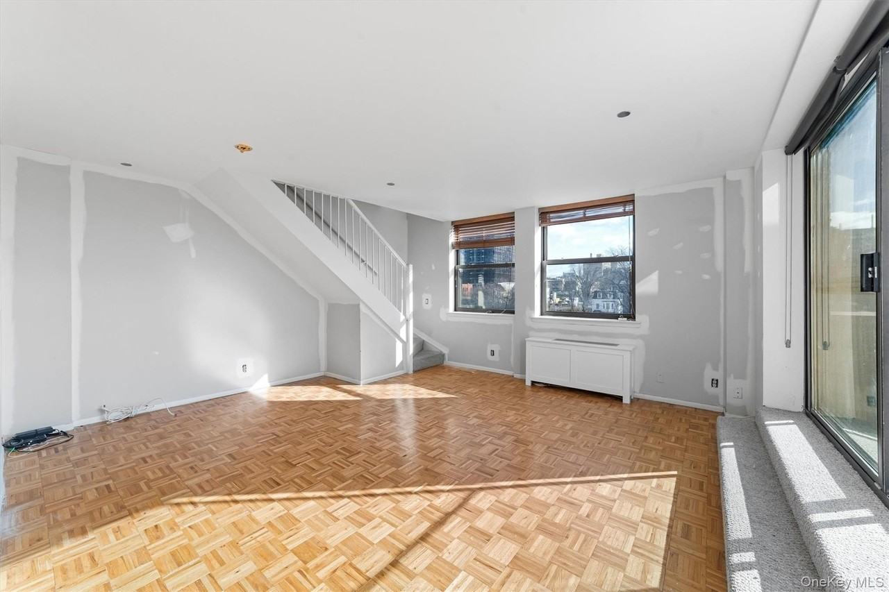 23 Water Grant St #8G - Photo 3 of 30