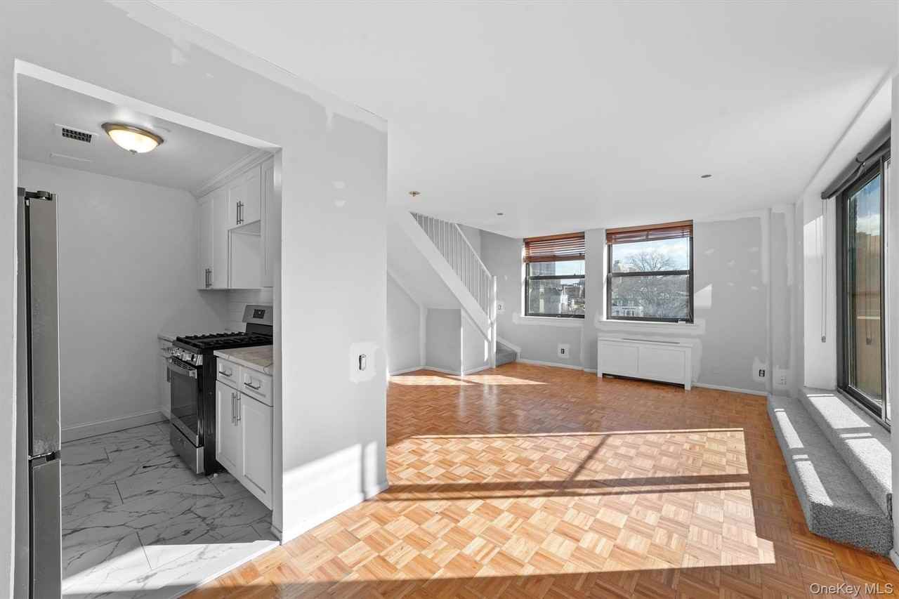 23 Water Grant St #8G - Photo 4 of 30