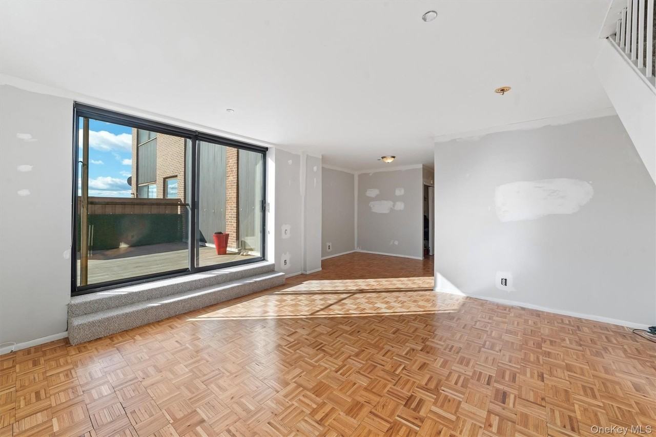 23 Water Grant St #8G - Photo 7 of 30