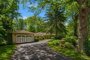 featured image of 11 Juneau Blvd
