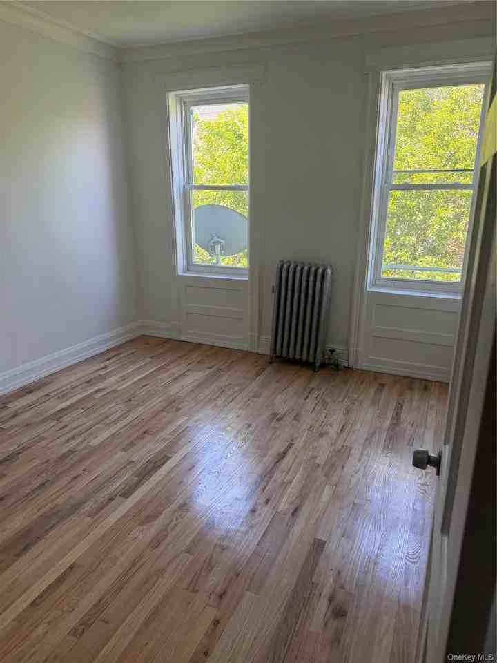 9136 Lefferts Blvd - Photo 7 of 12