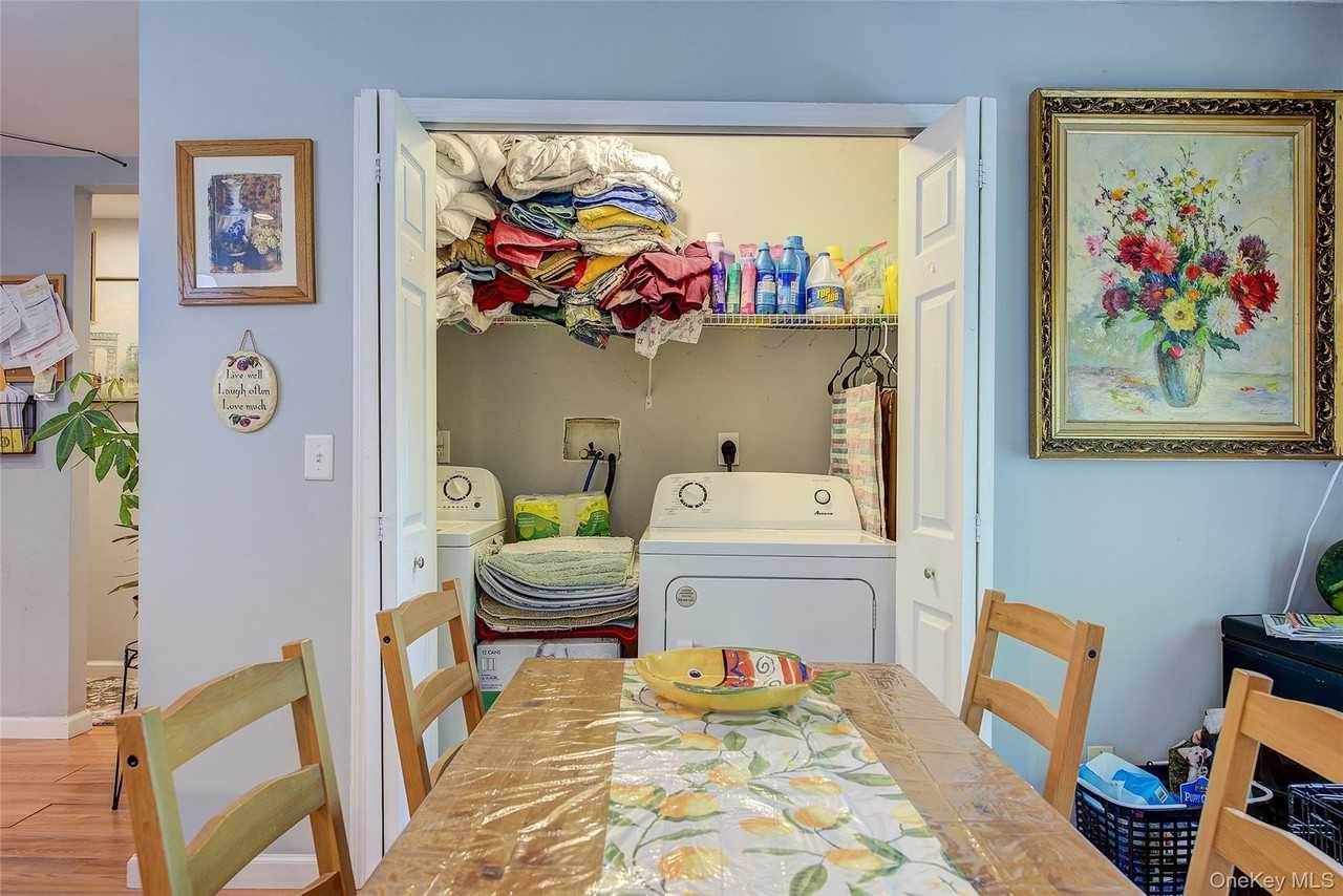 8 Carl Pl #2 - Photo 7 of 27