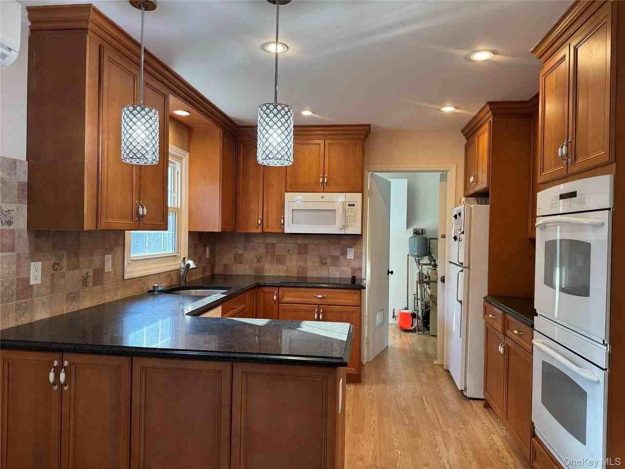 40 Seabrook Ln - Photo 5 of 14