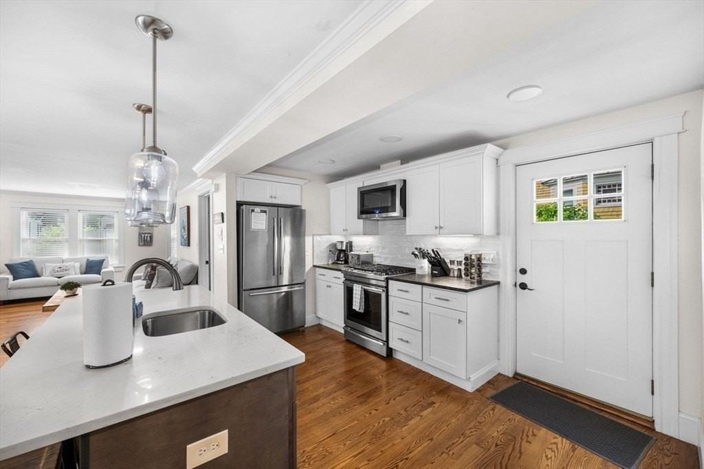 114 Moreland St #1 - Photo 3 of 18