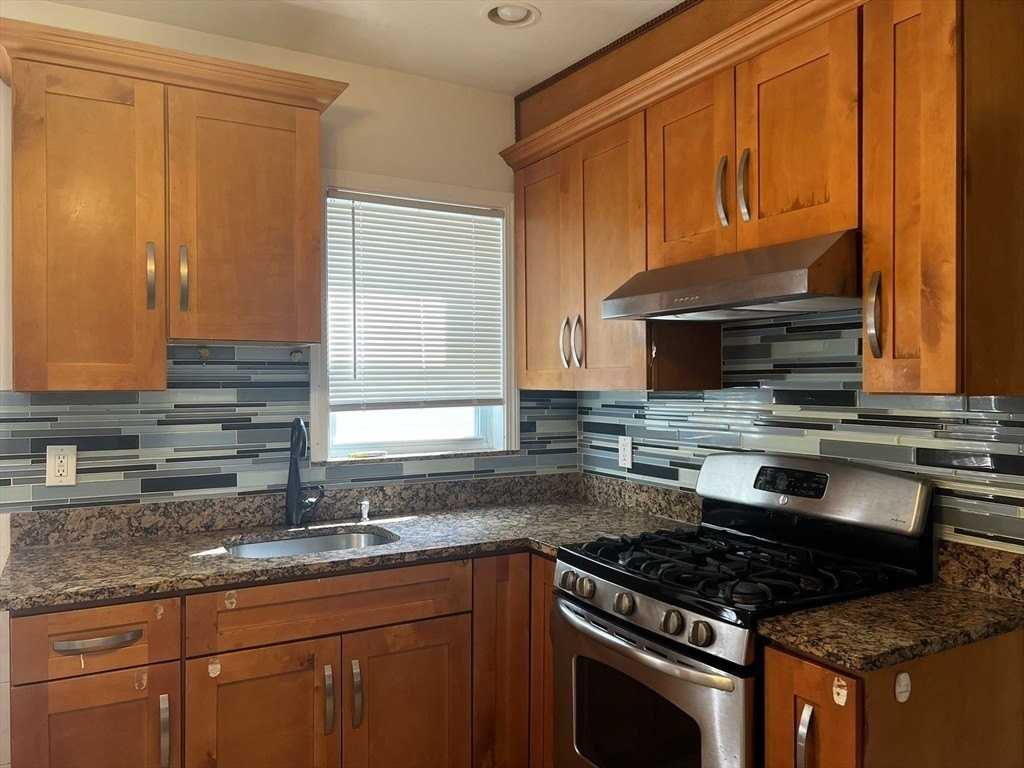 46 Brook St #SF - Photo 4 of 17