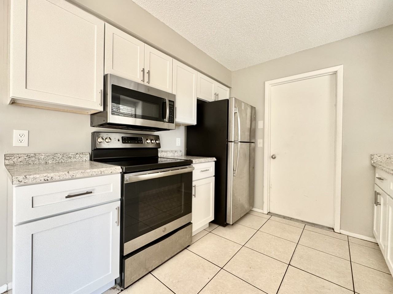 3269 Clewiston St #1 - Photo 5 of 11