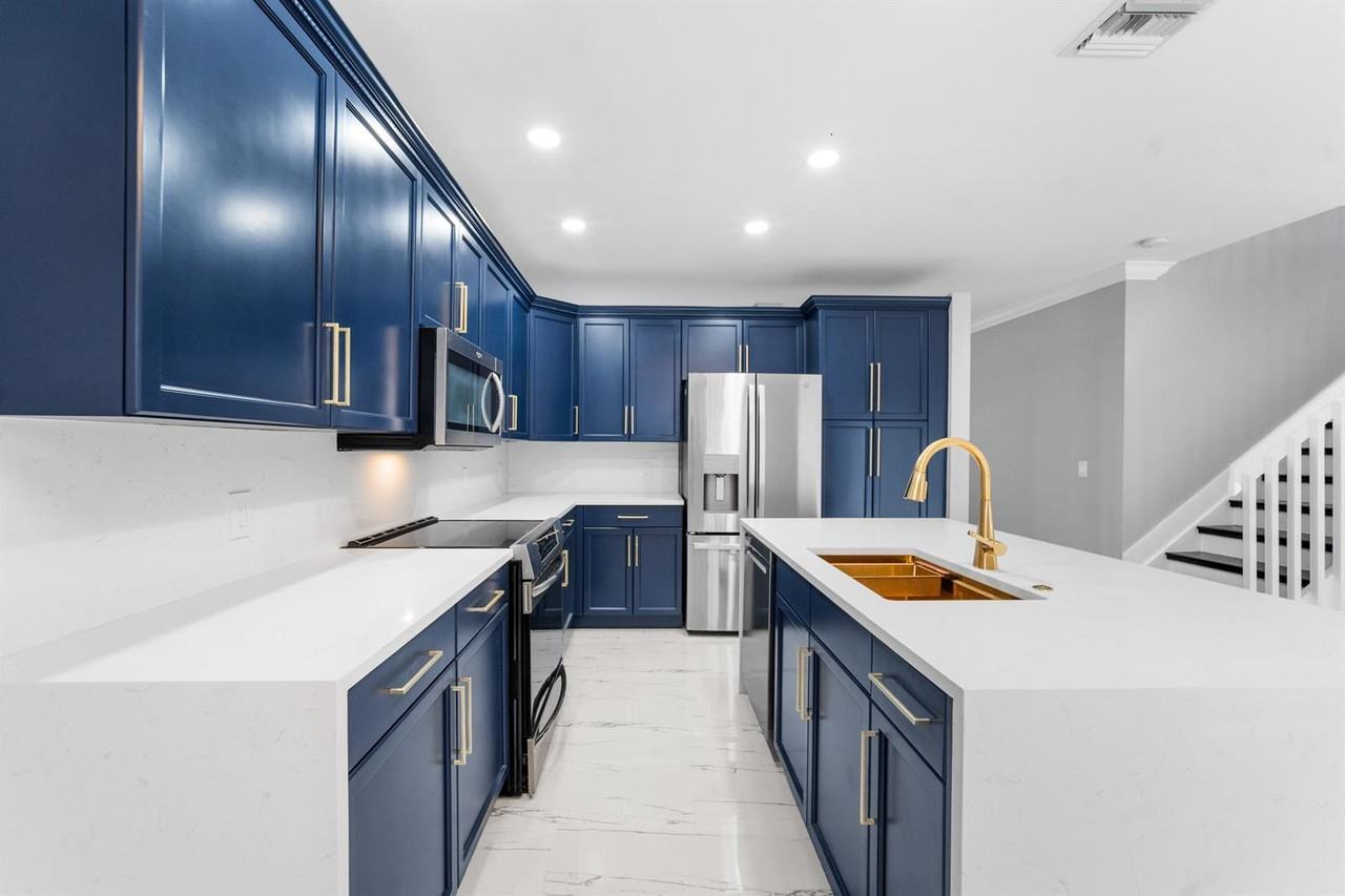 5233 Sw 155th Way - Photo 6 of 8