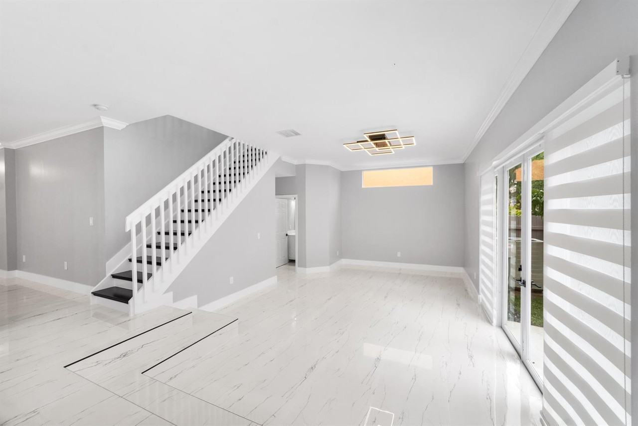 5233 Sw 155th Way - Photo 7 of 8