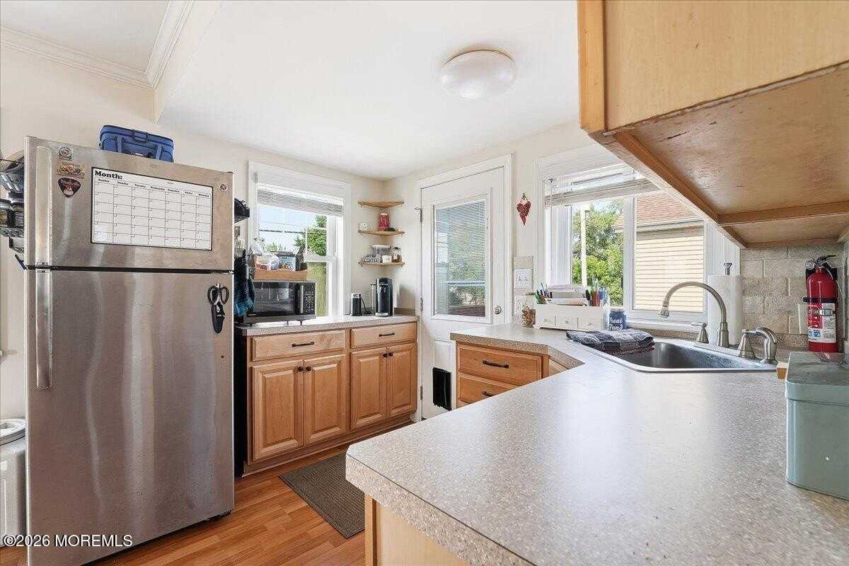 54 Main St - Photo 7 of 28
