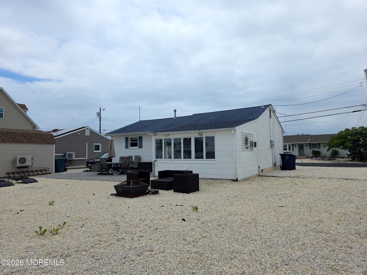 129 E Raritan Dr - Photo 3 of 17