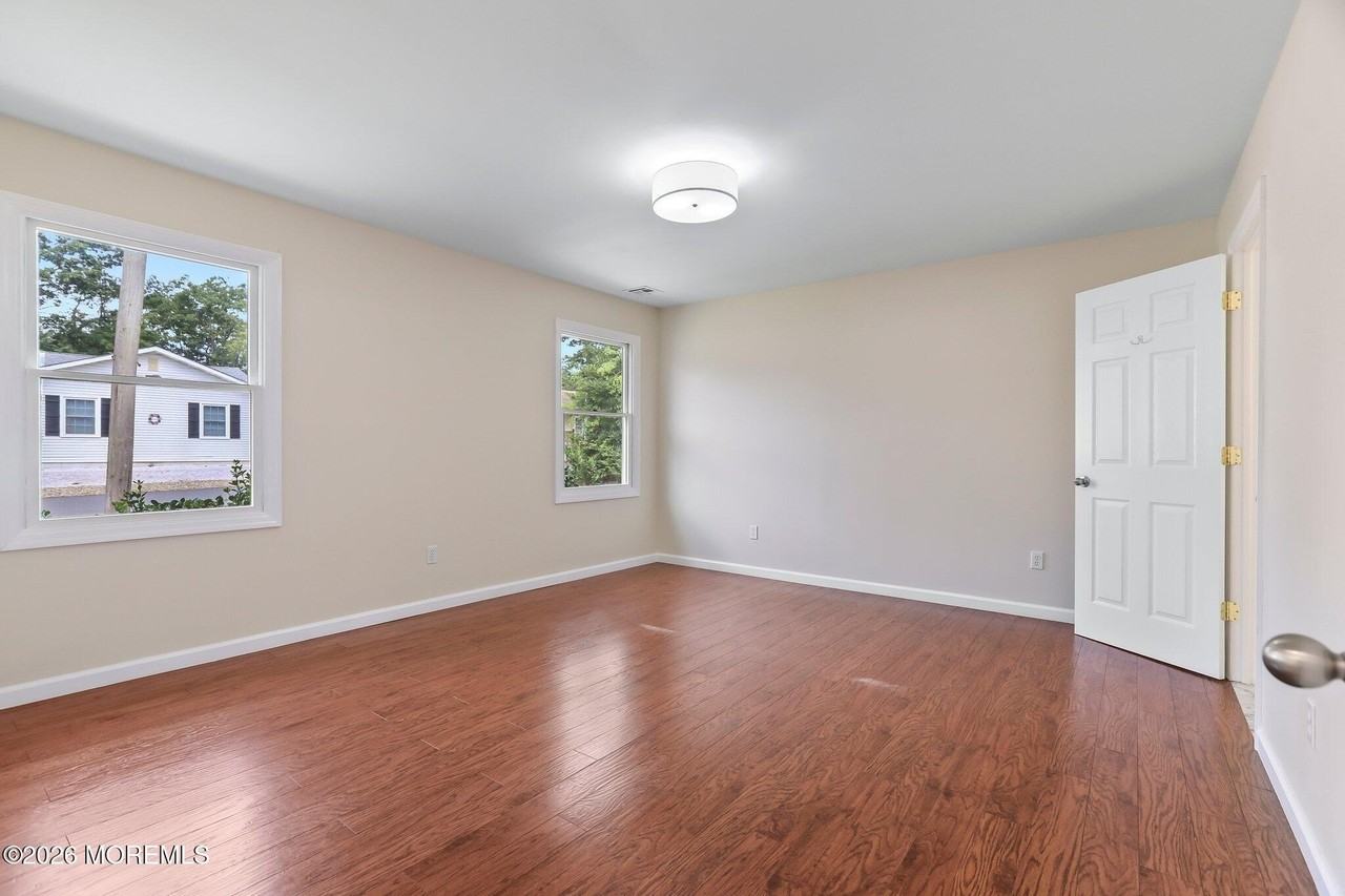 477 Glenwood Ave - Photo 2 of 26