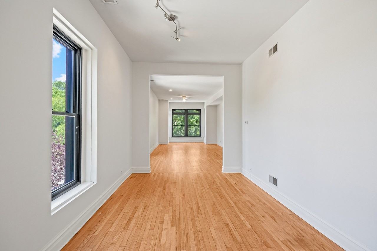 800 S Loomis St #2 - Photo 3 of 20