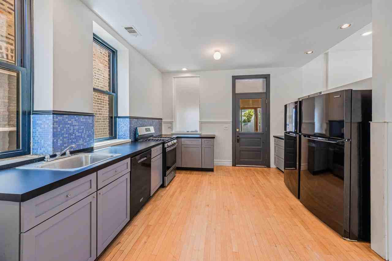 800 S Loomis St #2 - Photo 6 of 20