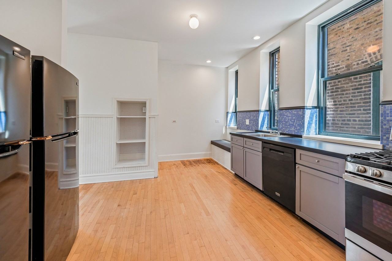 800 S Loomis St #2 - Photo 7 of 20