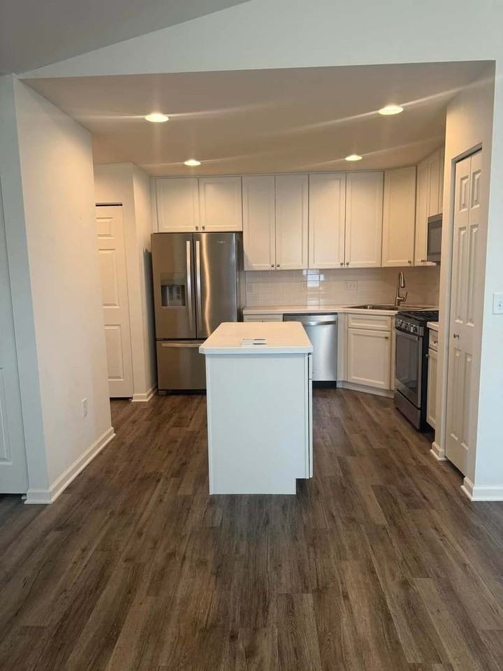 628 Florence St #2 - Photo 5 of 9