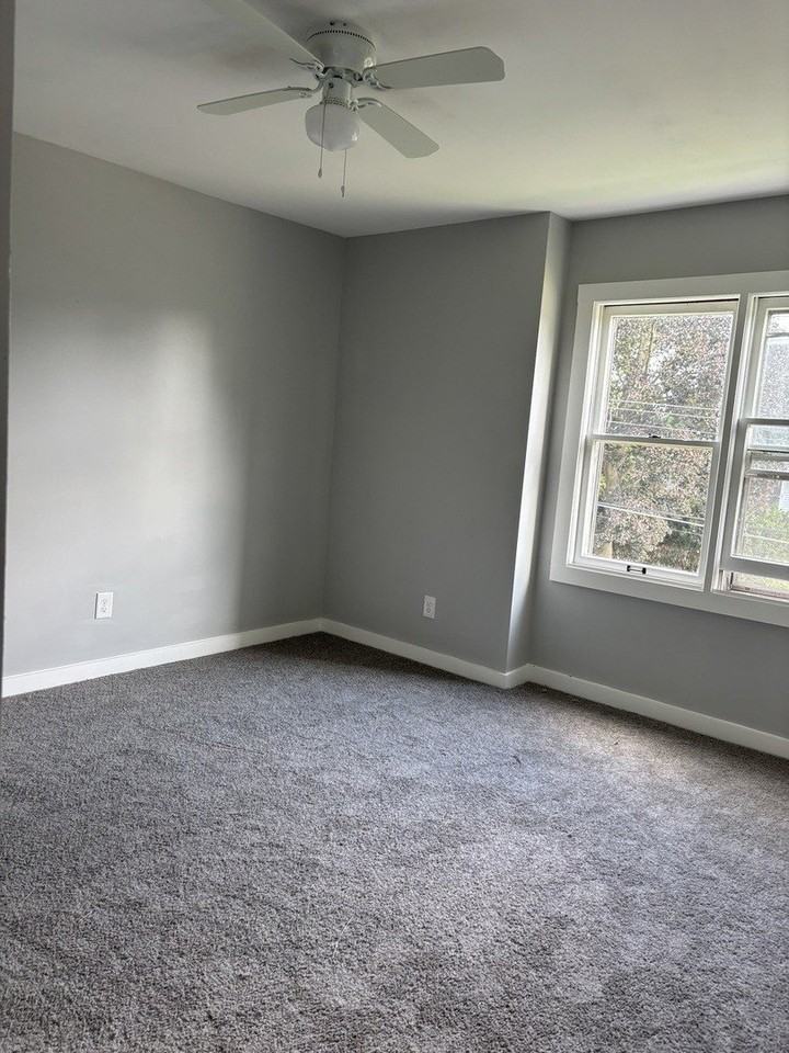 556 4th Ave #556 - Photo 5 of 7