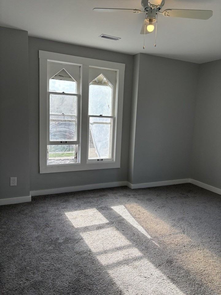 556 4th Ave #556 - Photo 6 of 7