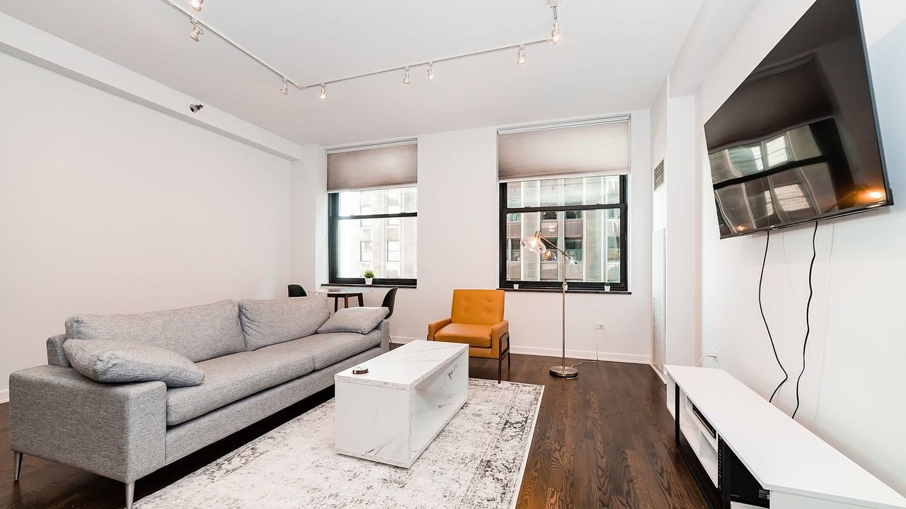 6 N Michigan Ave #904 - Photo 3 of 17
