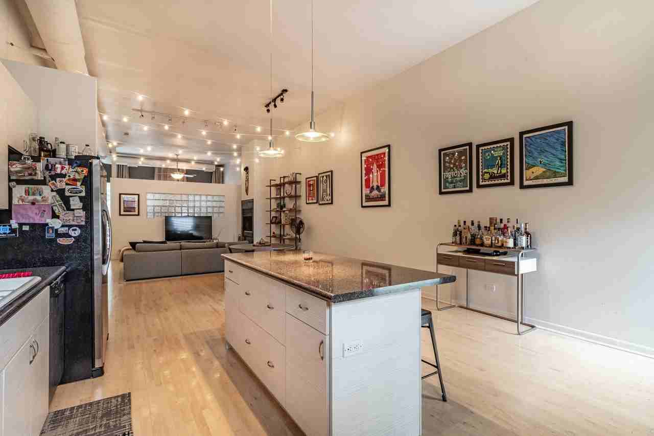 400 N Racine Ave #110B - Photo 5 of 17