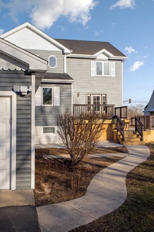 606 S York St - Photo 5 of 43