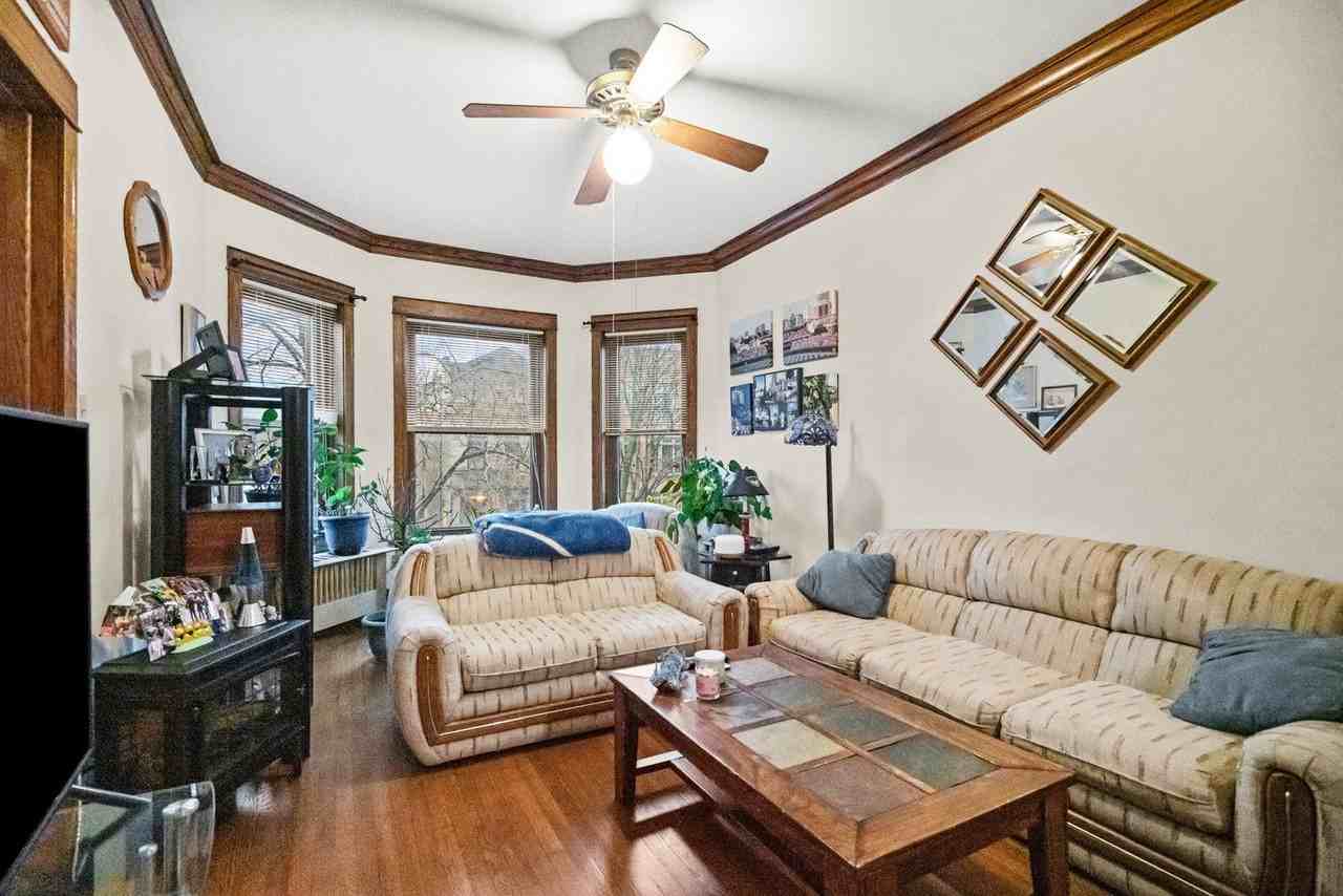 1336 W Cornelia Ave #2 - Photo 2 of 15