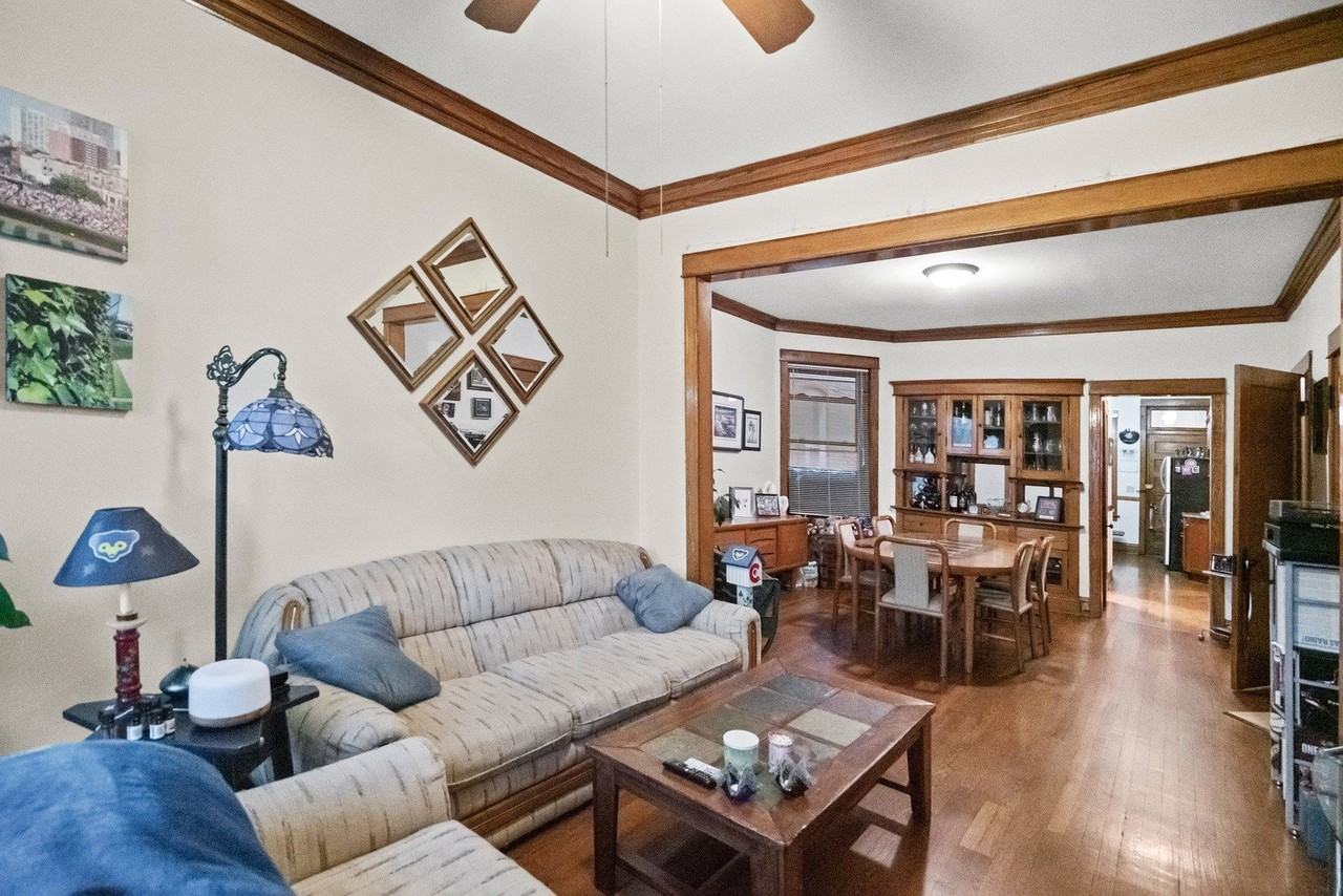 1336 W Cornelia Ave #2 - Photo 3 of 15