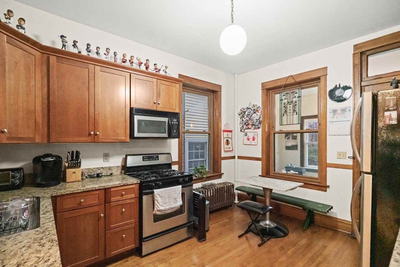 1336 W Cornelia Ave #2 - Photo 6 of 15