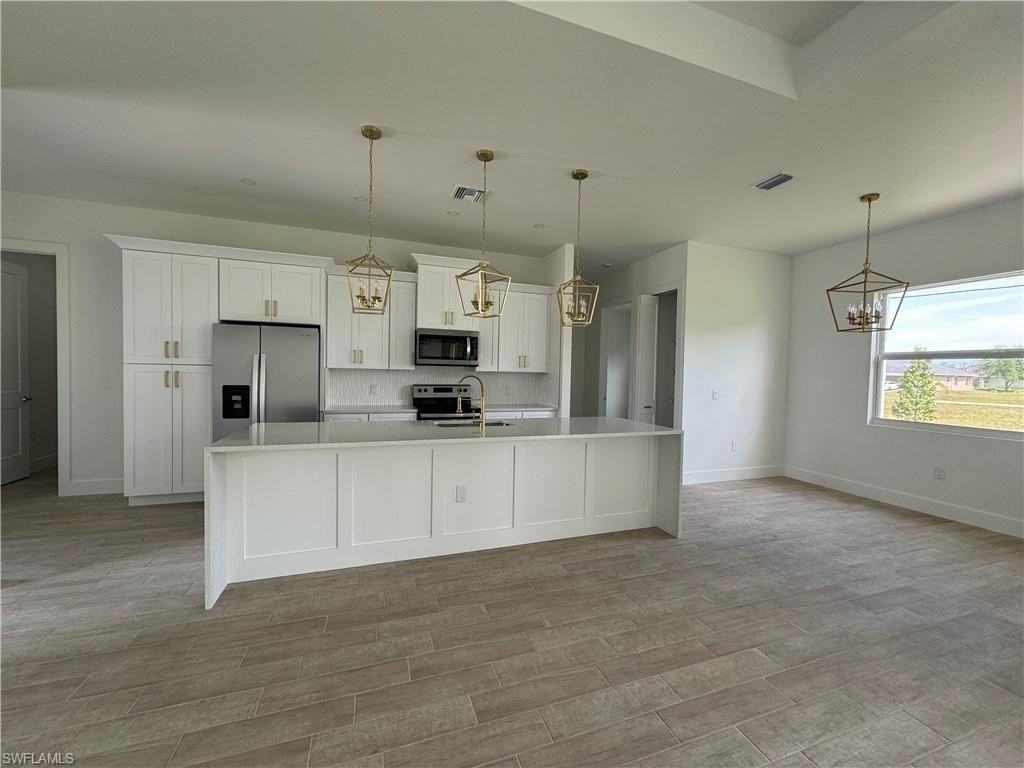 1421 Ne 17th Ave - Photo 5 of 23
