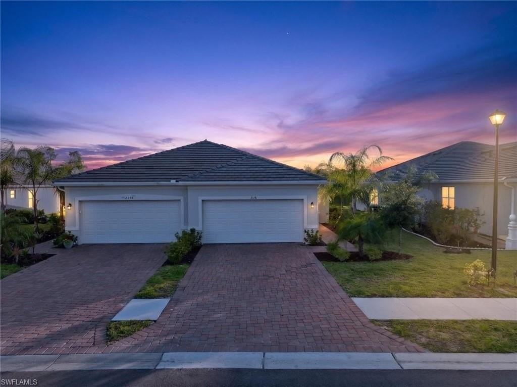 2196 Dragonfruit Way - Photo 2 of 50