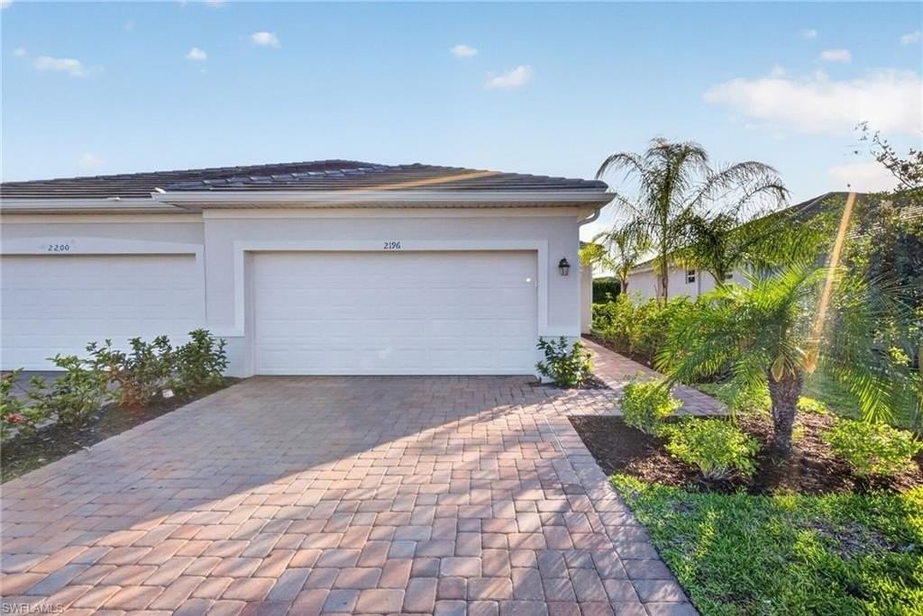 2196 Dragonfruit Way - Photo 3 of 50