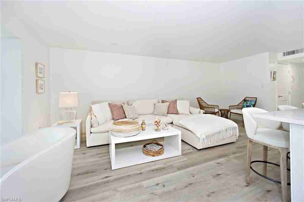 1910 Gulf Shore Blvd N #102 - Photo 7 of 18