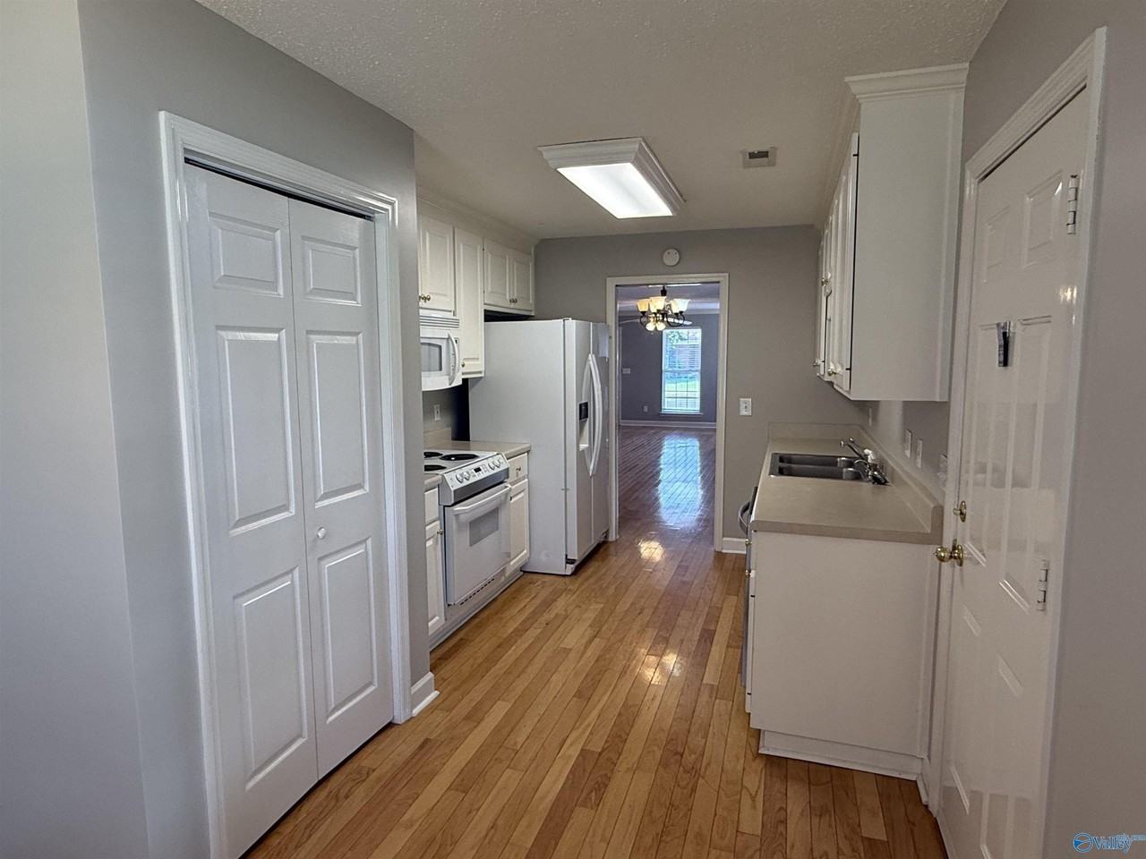 5308 Frankford Dr Se - Photo 6 of 17