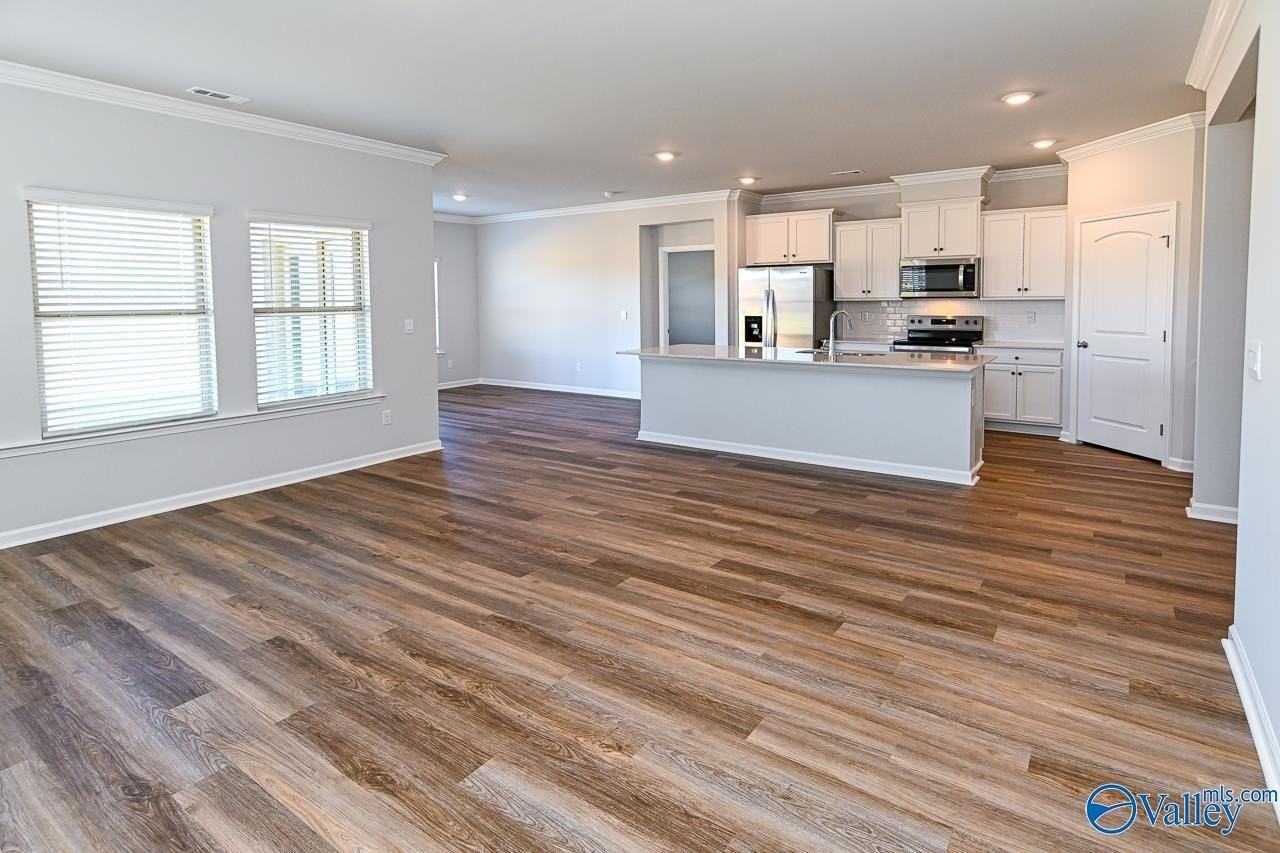 175 Foundry St - Photo 7 of 25