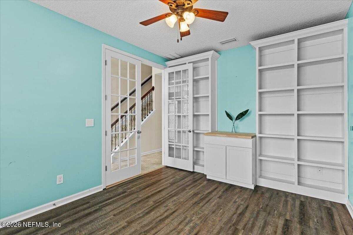1201 E Redrock Ridge Ave - Photo 7 of 50
