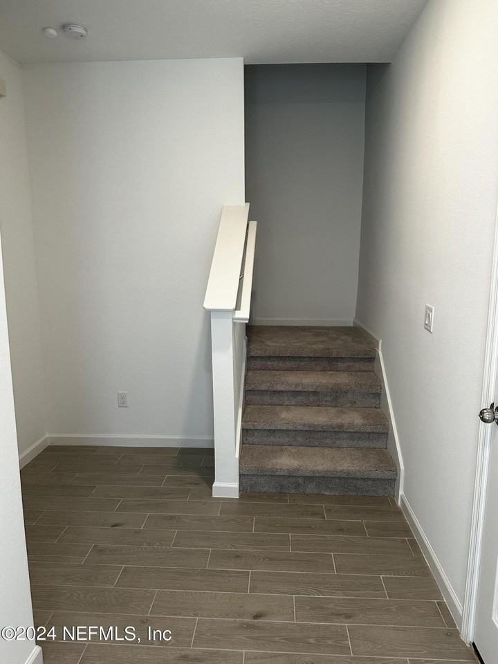 4387 Leeward Breeze Loop - Photo 3 of 42