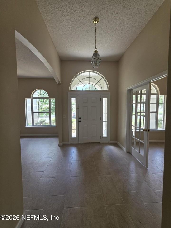 739 Wakemont Dr - Photo 2 of 49