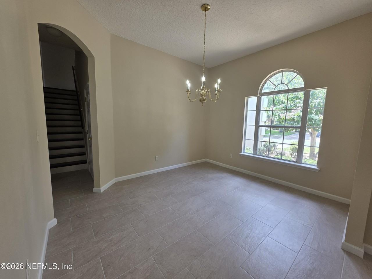 739 Wakemont Dr - Photo 6 of 49