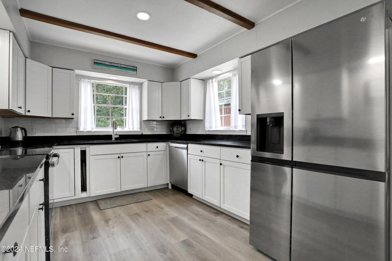 29 Nelmar Ave - Photo 7 of 50