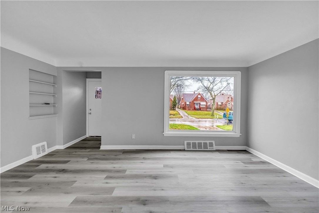 15205 Judson Dr - Photo 3 of 26
