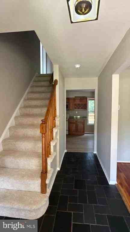 10024 Century Dr - Photo 2 of 23