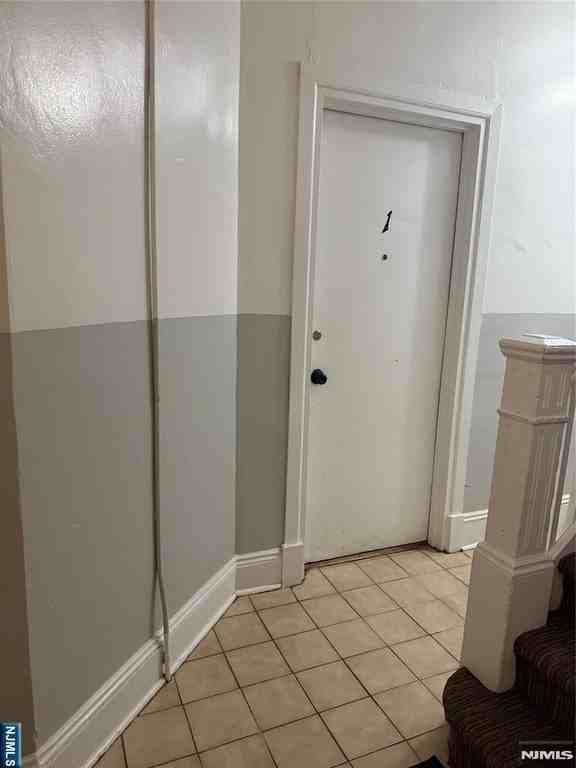 322 Anderson Ave - Photo 2 of 11