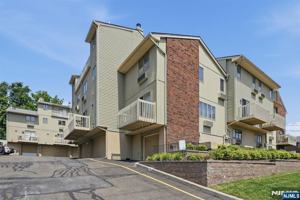 featured image of 1 Coles Ave #1C