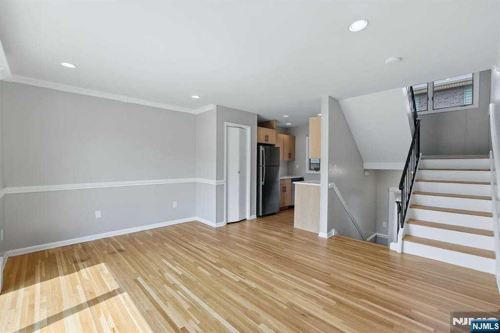 1 Coles Ave #1C - Photo 2 of 15