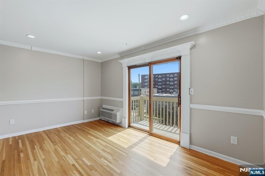 1 Coles Ave #1C - Photo 3 of 15