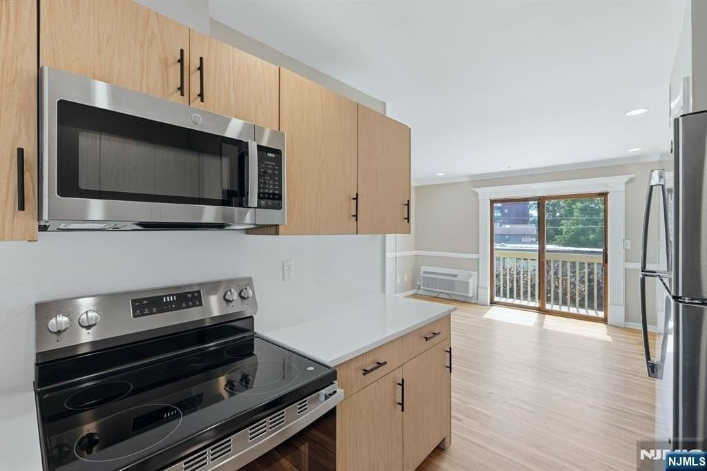1 Coles Ave #1C - Photo 4 of 15