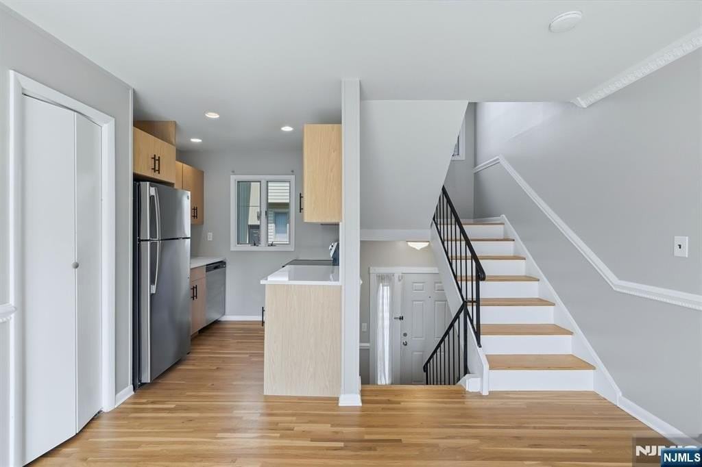 1 Coles Ave #1C - Photo 6 of 15